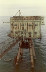 1975-06-el2-thames-fort