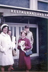1971-01-wedding-mothers